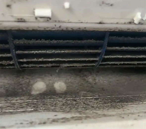 晋州空调吹的风有股烧焦味是怎么回事